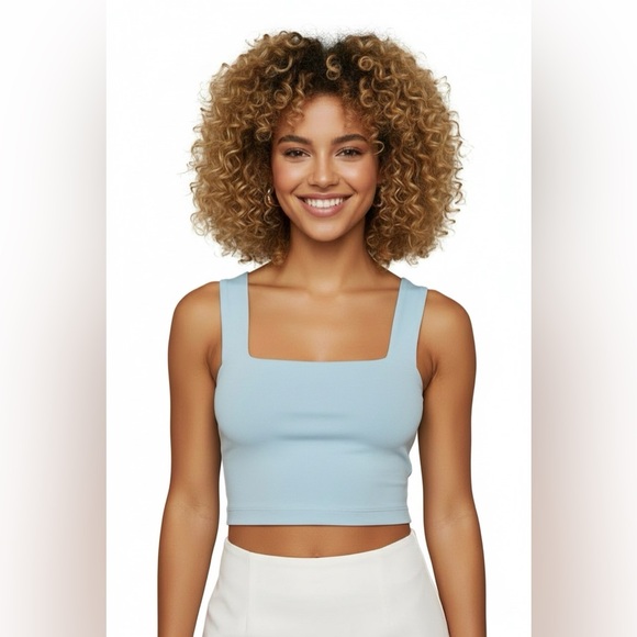 Square-Neck Essential Crop Top - Picture 3 of 14